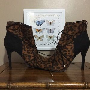 3/$30 Leopard booties